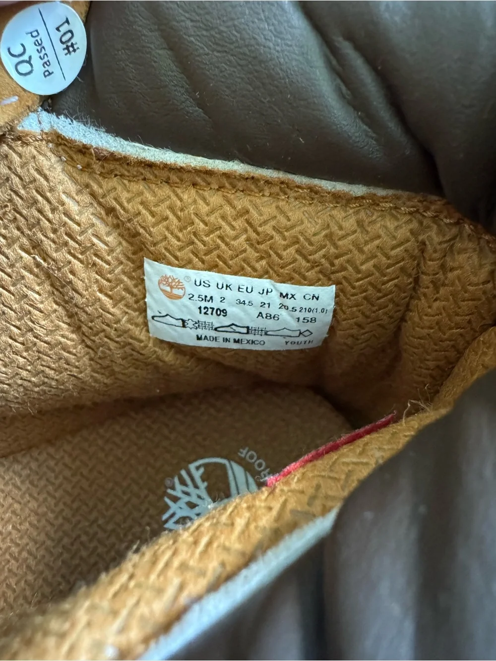 Timberland Kids' Wheat Nubuck Classic Waterproof Boot NWT size 2.5